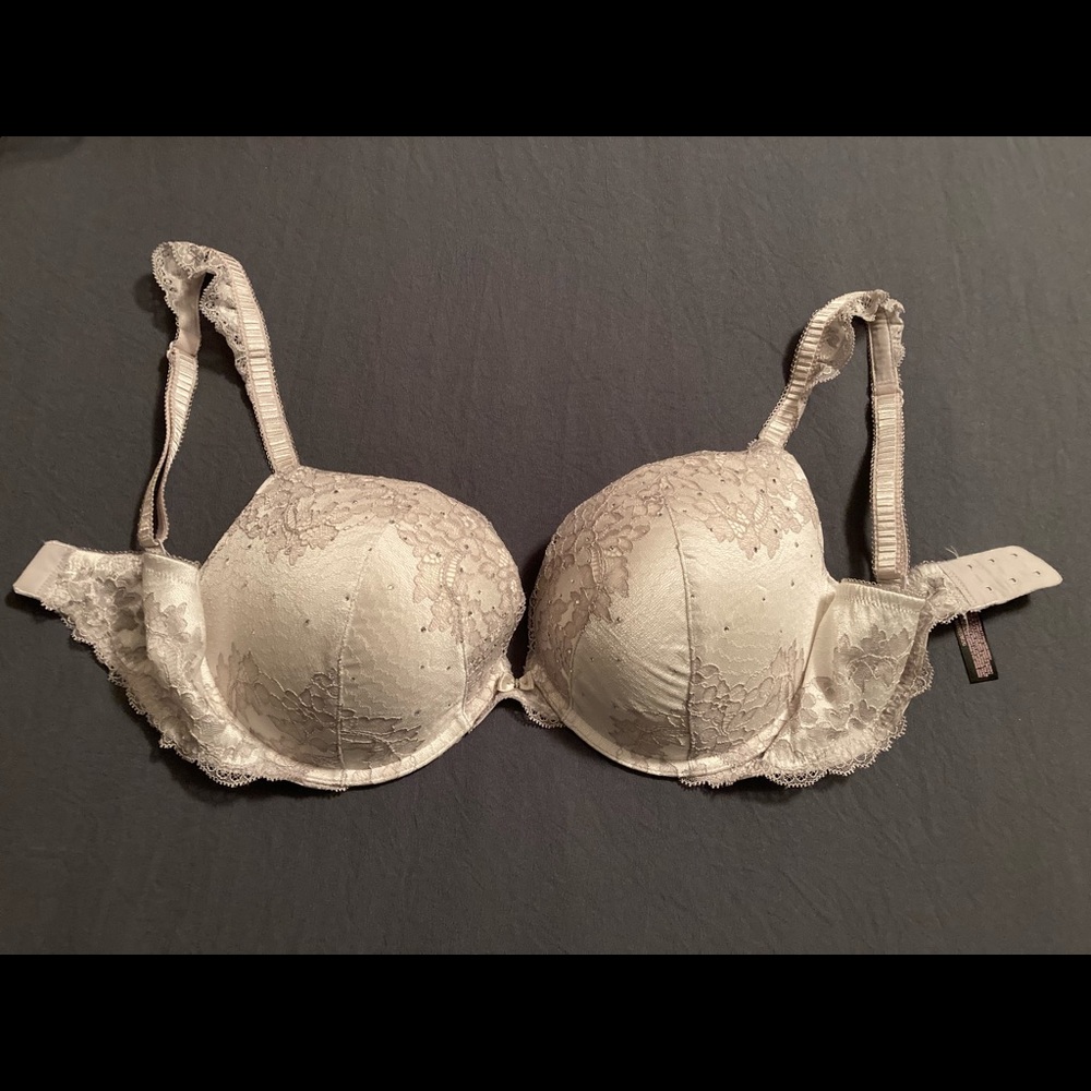 Victoria’s Secret silver bra 36DD